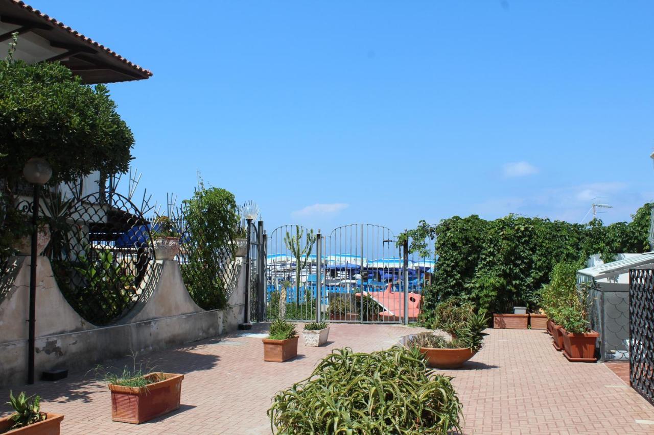 La Casa Ridente : Ischia Porto Leilighet Eksteriør bilde